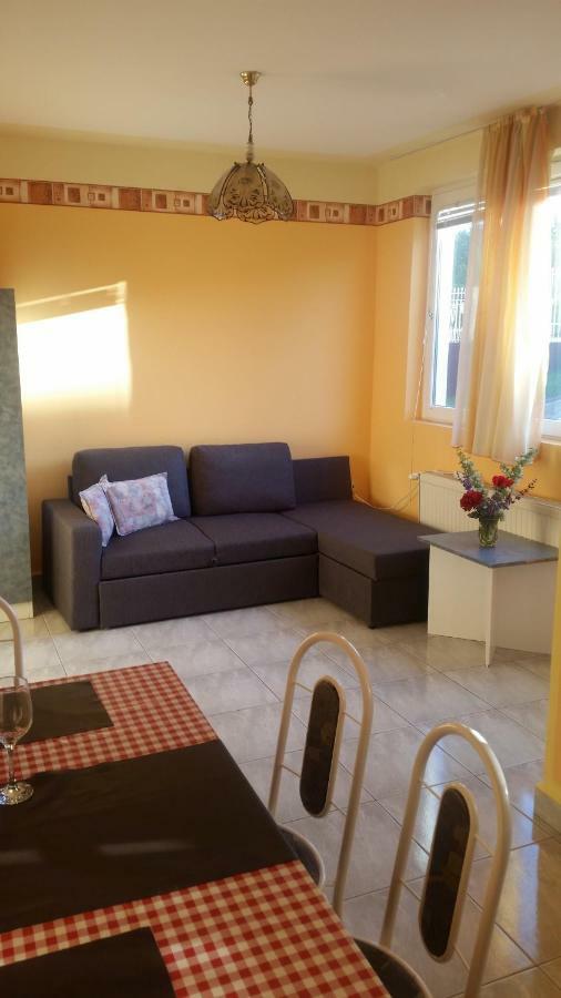 Porat House Apartment ซาลาคาโรส ภายนอก รูปภาพ