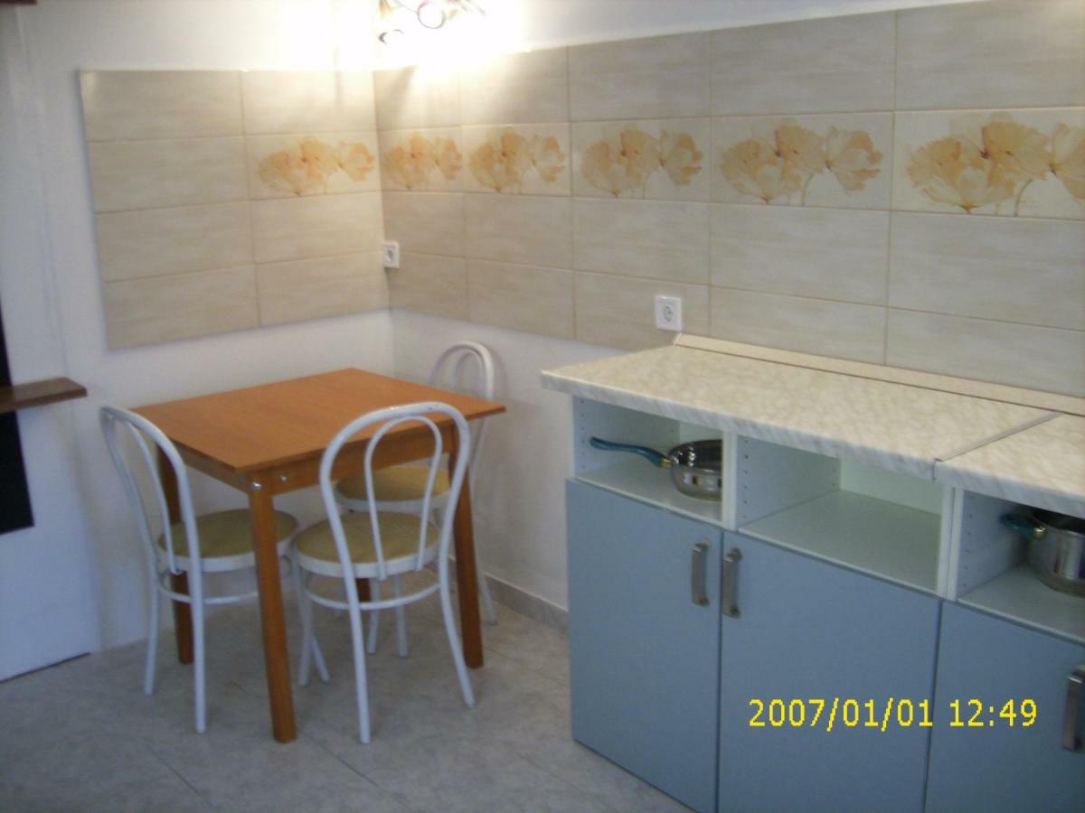 Porat House Apartment ซาลาคาโรส ภายนอก รูปภาพ