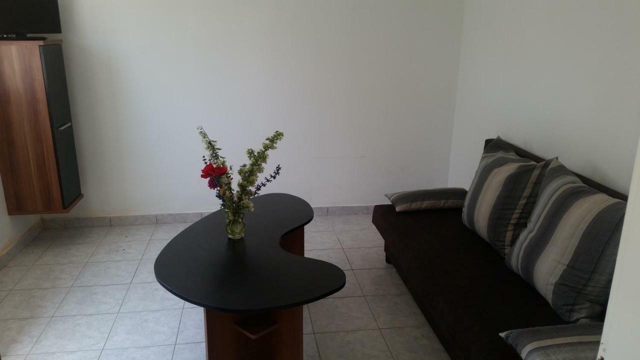 Porat House Apartment ซาลาคาโรส ภายนอก รูปภาพ