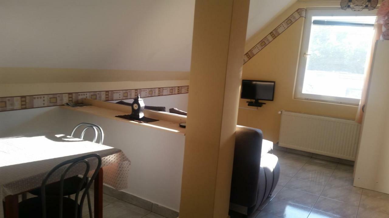 Porat House Apartment ซาลาคาโรส ภายนอก รูปภาพ