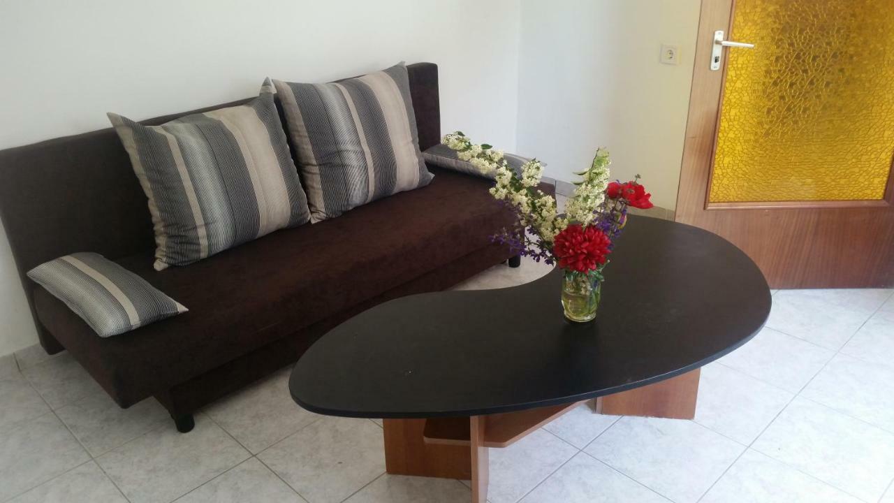Porat House Apartment ซาลาคาโรส ภายนอก รูปภาพ