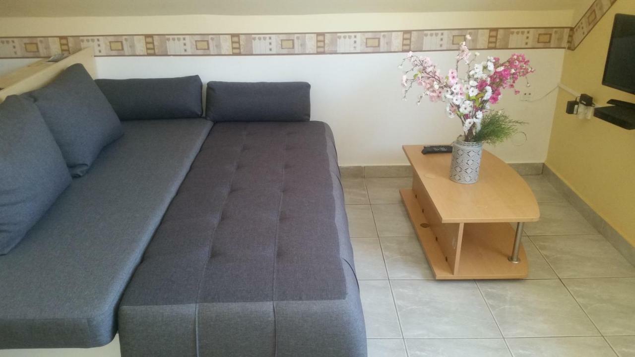 Porat House Apartment ซาลาคาโรส ภายนอก รูปภาพ