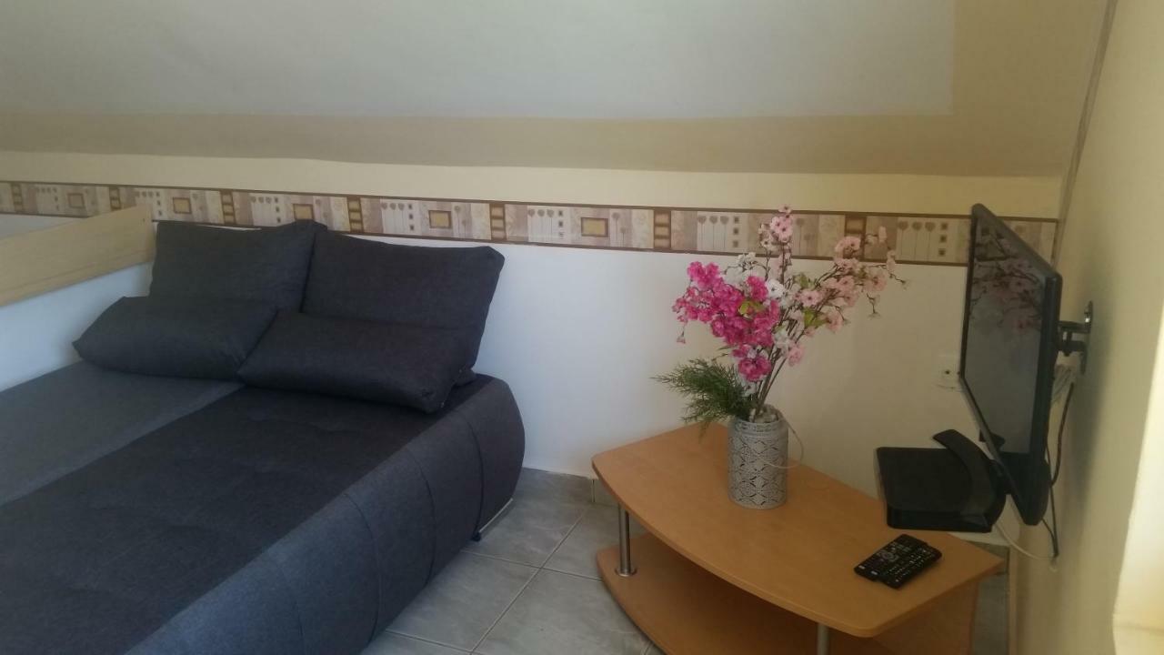 Porat House Apartment ซาลาคาโรส ภายนอก รูปภาพ